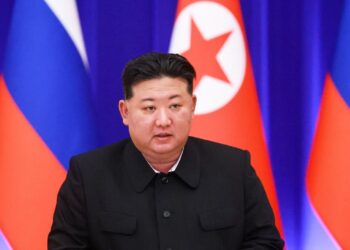 Ким Чен Ун Бээжинд галт тэргээр хүрэлцэн ирлээ