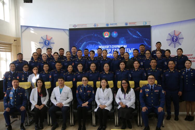 ЭМЧ-СЭТГЭЛ ЗҮЙЧ, СУВИЛАГЧ, ЭМНЭЛГИЙН МЭРГЭЖИЛТЭН НАРЫН СУРГАЛТЫГ ЗОХИОН БАЙГУУЛЖ БАЙНА