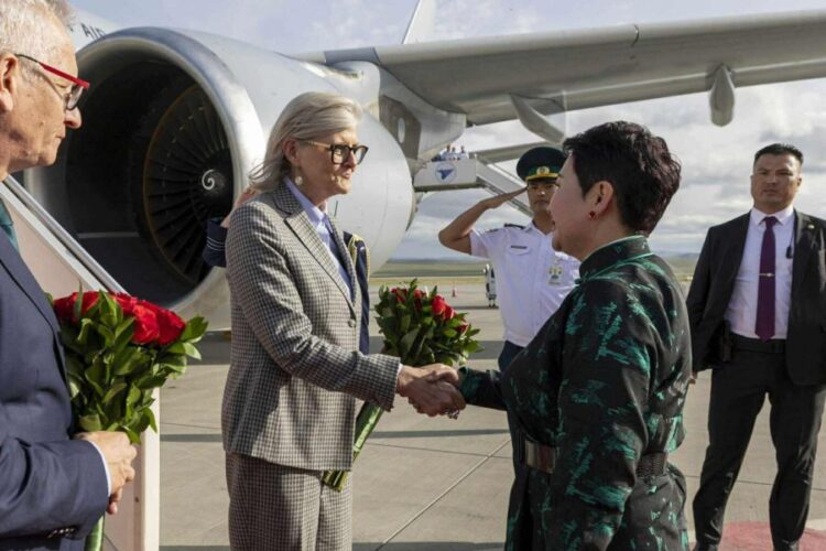 Австралийн Холбооны Улсын Амбан захирагч Саманта Мостин төрийн айлчлал хийхээр хүрэлцэн ирлээ