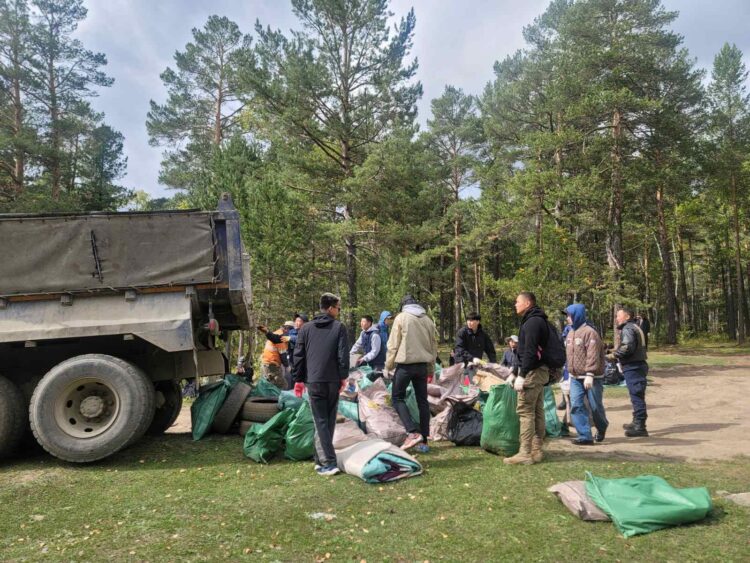 Улаанбаатар хотын ногоон бүсийн 2169 га талбайгаас нийт 31 тонн хог хаягдлыг цэвэрлэлээ