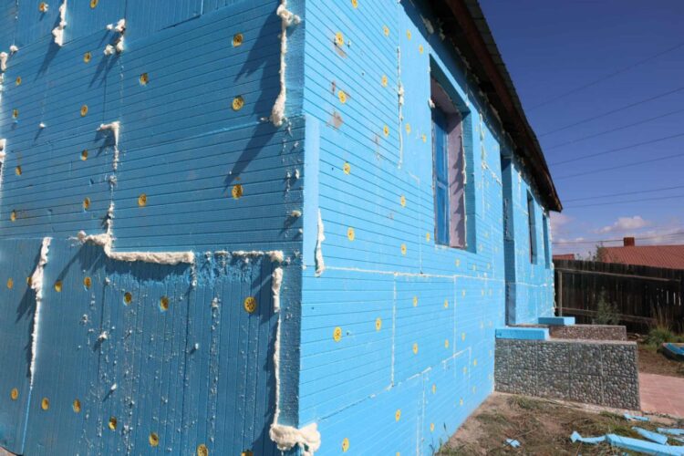 Агаарын бохирдол ихтэй байршлуудад 5000 айл өрхийг стандартын дагуу, иж бүрэн дулаалж байна