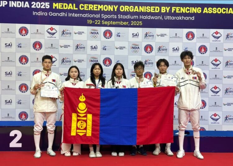 Өсвөрийн сэлэмчид Азийн цомоос хоёр хүрэл медаль хүртжээ