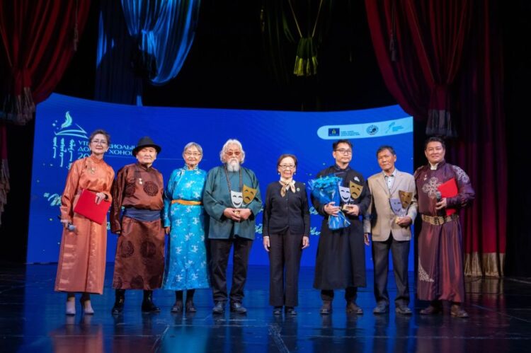 Жүжгийн зохиолын улсын уралдааны шагналтнууд тодров