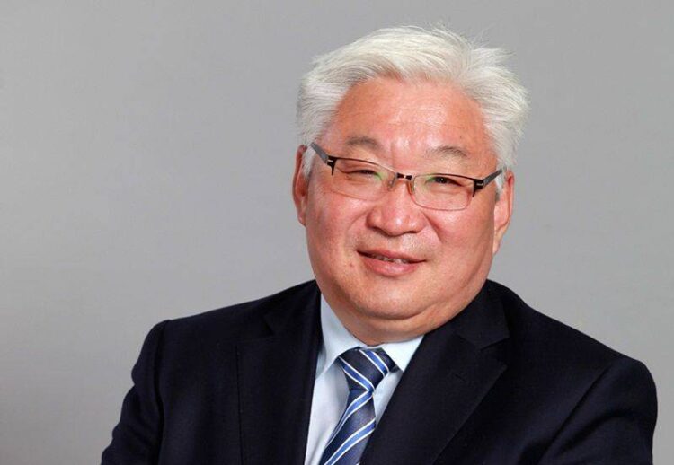 Э.Бат-Үүл: Намын дарга Цогтгэрэлд ‘МАН-тай нийлж дахин МАНАН байгуулж огт болохгүй!’