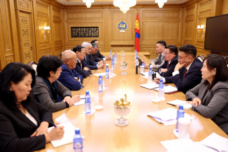 Ерөнхий сайд Г.Занданшатар, ирэх онд тэтгэврийг 6 хувиар нэмэгдүүлэхэд нийт 333.5 тэрбум төгрөг зарцуулж, дундаж тэтгэврийн хэмжээг 901,000 төгрөгт хүргэхээр тооцож байна