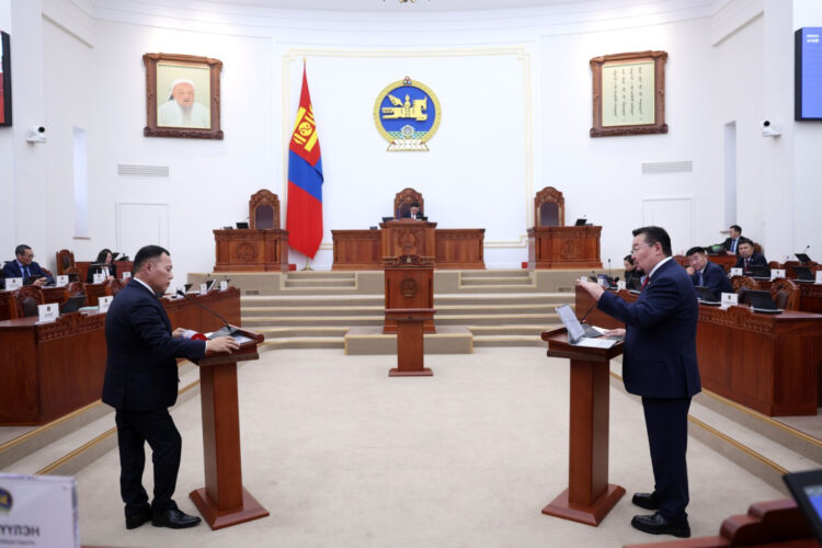 Ерөнхий сайд Г.Занданшатар УИХ-ын Асуулгын цагт оролцож, гишүүдийн асуултад хариуллаа