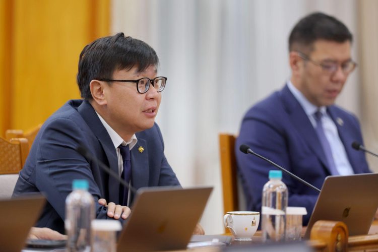 Бүгд найрамдах Киргиз улсын Сайд нарын танхимтай байгуулсан Жолоодох эрхийн үнэмлэхийг харилцан хүлээн зөвшөөрөх, солилцох тухай хэлэлцээрийг баталлаа