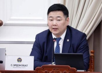 УИХ-ын гишүүн С.Эрдэнэбат: Боловсролын жил багш ажилчдынхаа цалин хөлсийг нэмэх зарчмын саналыг  дэмжиж 35 гишүүн зуржээ