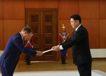 Канад Улсын Элчин сайд Итгэмжлэх жуух бичгээ өргөн барилаа