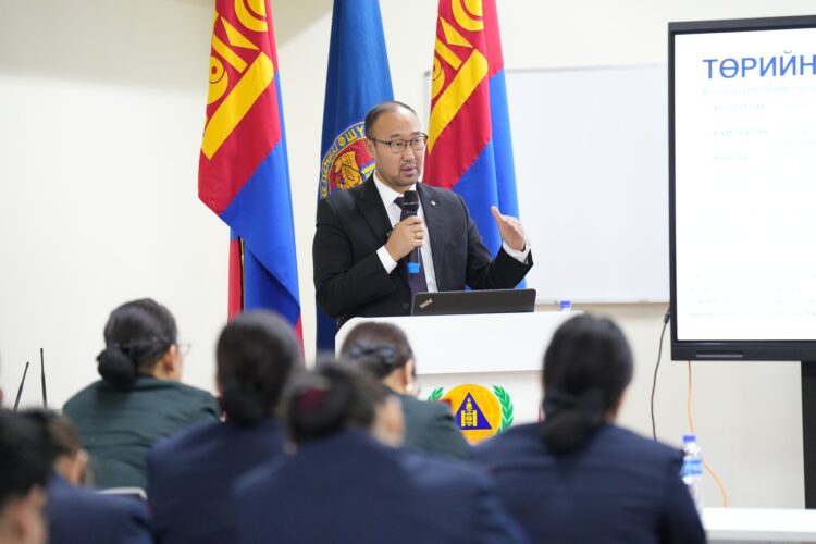 Шүүхийн шийдвэр гүйцэтгэх байгууллагын алба хаагчийг хүний эрхийн сургагч багшаар бэлтгэнэ