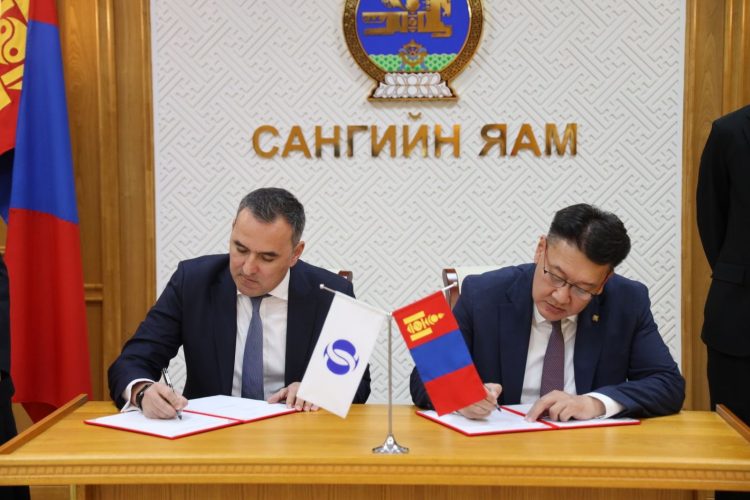 Сангийн сайд Б.Жавхлан “Зүрх судасны үндэсний төв байгуулах төсөл”-ийн зээлийн гэрээнд гарын үсэг зурлаа