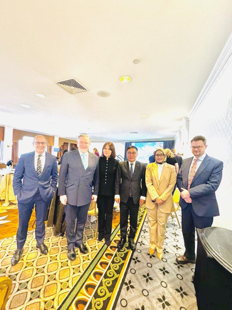 ВАШИНГТОН ХОТОД БОЛЖ БУЙ БАЙГАЛЬ ХАМГААЛЛЫН ОЛОН УЛСЫН ЧУУЛГАНД БОУАӨ-ИЙН САЙД Б.БАТБААТАР ОРОЛЦОЖ БАЙНА