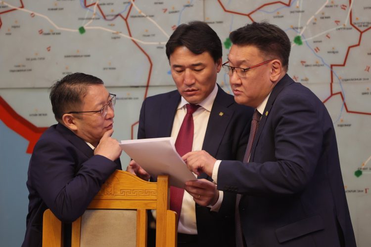 Оюутолгой төслийн хувь нийлүүлэгчдийн зээлийн хүүг хэлэлцэх ээлжит долоон жилийн хугацааг үл харгалзан хэлэлцээрийг үргэлжлүүлэхээр боллоо