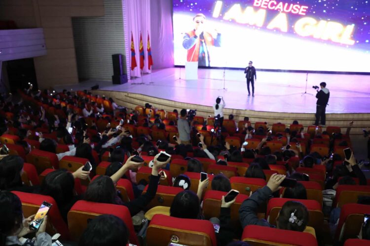 “Because I Am a Girl” охидын оролцоо эрхийн аяныг гурав дахь жилдээ зохион байгуулж байна