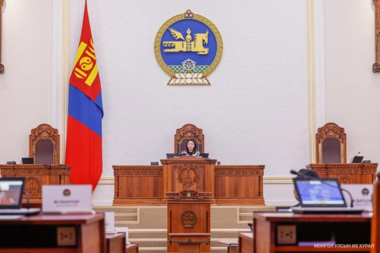 Монгол Улсын 2026 оны төсвийн хүрээний мэдэгдэл, 2027-2028 оны төсвийн төсөөллийн тухай хуульд өөрчлөлт оруулах тухай хуулийн төслийн хоёр дахь хэлэлцүүлгийг хийлээ