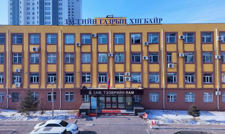 Зам, тээврийн салбарын 7 хоногийн статистик мэдээллийг танилцуулж байна