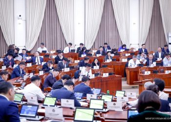 Монгол Улсын 2026 оны төсвийн тухай болон холбогдох хуулийн төслүүдийн талаарх зарчмын зөрүүтэй саналуудаар санал хураалт явууллаа