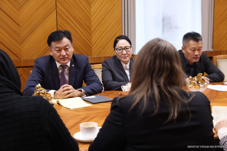 Байнгын хорооны дарга Б.Найдалаа Азийн хөгжлийн банкны Монгол дахь Суурин төлөөлөгчийг хүлээн авч уулзав