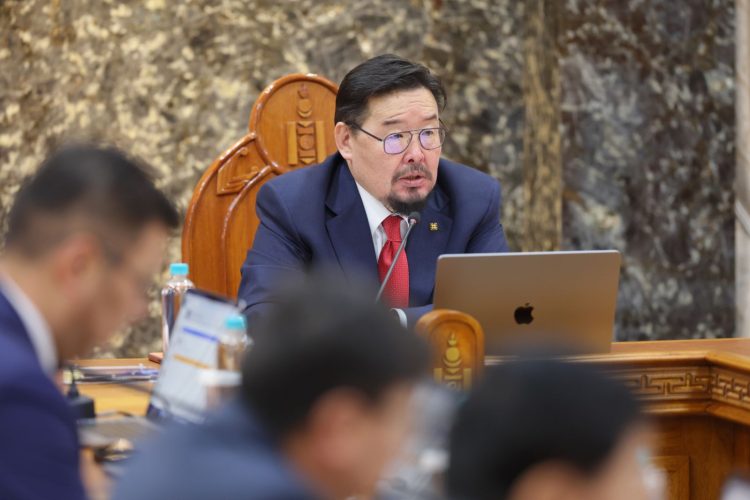 Ерөнхий сайд Г.Занданшатар УИХ-ын “Асуулгын цаг”-т дундаж давхаргыг дэмжих бодлогоо танилцууллаа