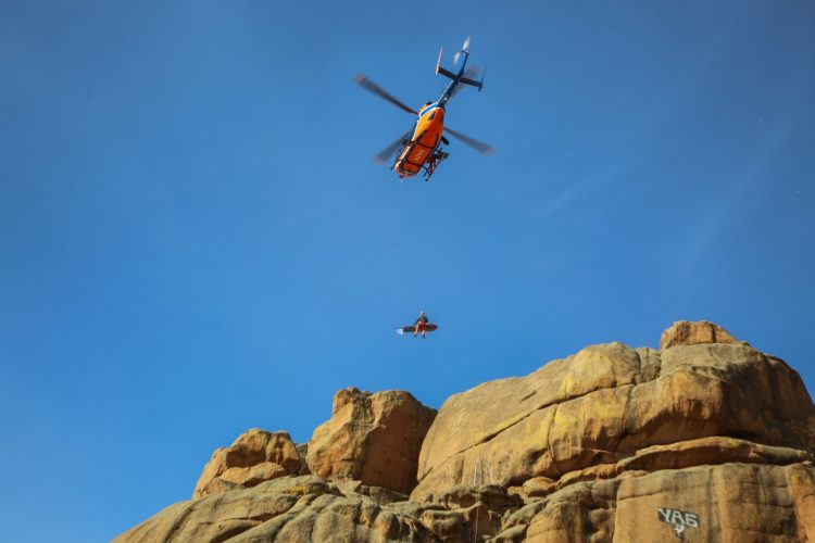 ОБЕГ:Алба хаагчид 4 иргэний амь насыг аварч, 89 иргэнийг утаажилтын бүсээс гаргалаа