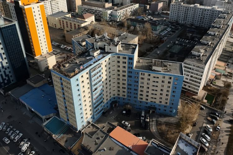 Орон сууцны фасад засварын ажил дуусчээ
