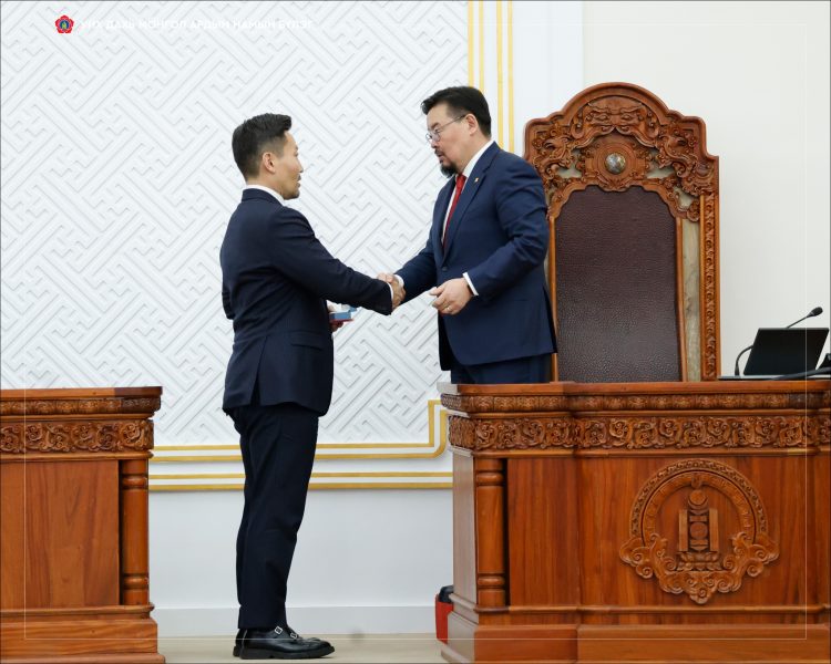 ЧУУЛГАН: ЗАСГИЙН ГАЗРЫН ГИШҮҮН, ШАДАР САЙД  Х.ГАНХУЯГ ТАНГАРАГ ӨРГӨВ