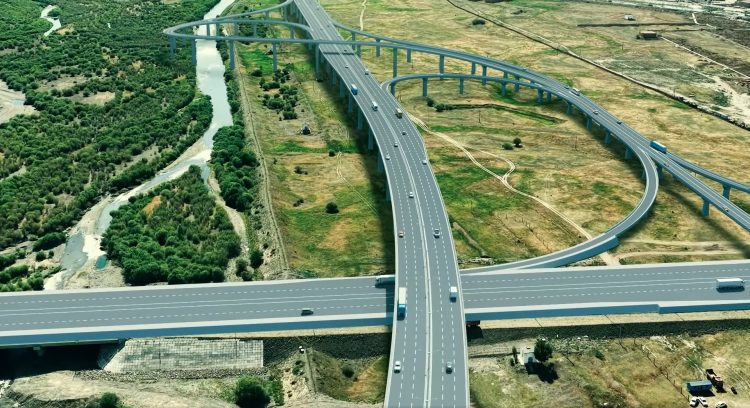 Туулын хурдны замын далангийн хөрс хуулалтыг хийж, түр зам тавьж байна