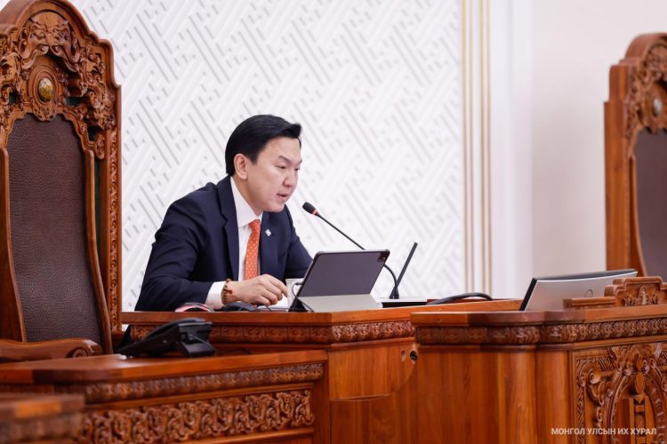 Улсын Их Хурал дахь МАН-ын бүлгээс Засгийн газрын бүрэлдэхүүнд өөрчлөлт орсонтой уялдуулан зарим байнгын хороодын гишүүдийг дахин сонголоо