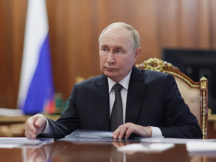 Путин: Донбассыг хэлэлцэхгүй, харин бусад нутгаар тохиролцож магадгүй