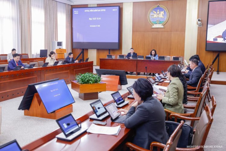 ХЗБХ: Эрүүгийн хэрэг хянан шийдвэрлэх тухай хуульд нэмэлт, өөрчлөлт оруулах тухай хуулийн төслийн анхны хэлэлцүүлгийг хийлээ