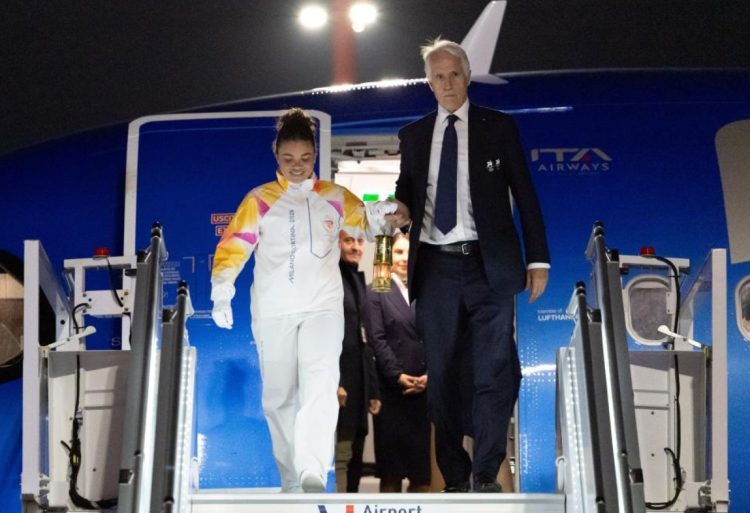 Өвлийн Олимпын галт бамбарын буухиа Ром хотоос эхэллээ