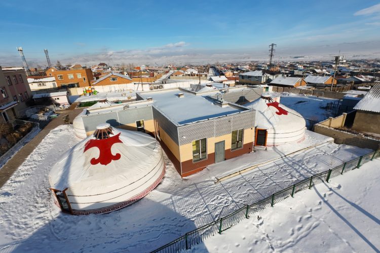 Налайх дүүрэгт монгол өв уламжлал, ёс заншлын өргөө 100 ортой цэцэрлэгийн барилга угсралтын ажил дууслаа