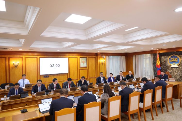 Төрийн өмчит 18 компани, үйлдвэрийн газрын хувьцааг худалдаж, нээлттэй хувьцаат компани болгоно