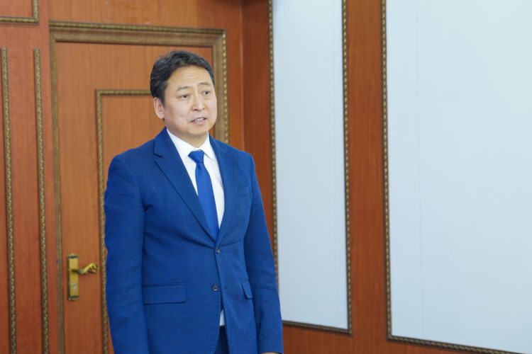 Боловсролын яамны дэд сайдаар Доноровын Гантулга томилгодлоо