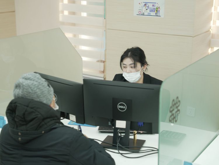 ЭМДЕГ-ын 1800-1363 лавлах утсанд өдөрт 500-600 дуудлага ирдэг