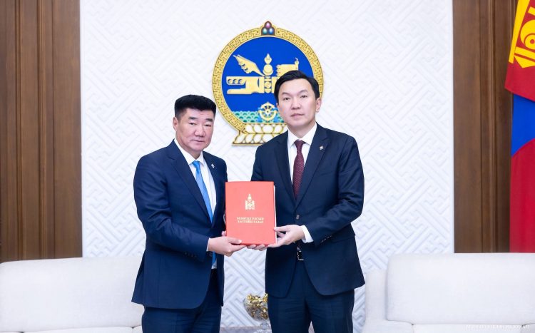 Монгол Улс болон Азийн хөгжлийн банк хоорондын Санхүүжилтийн ерөнхий хөтөлбөр соёрхон батлах тухай хуулийн төслийг өргөн мэдүүлжээ