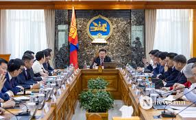 Хүүхдийн тусламжийн 108 утасны үйлчилгээний төвд нэгтгэж, 108 хүүхдийн шуурхай тусламж, хамгааллын төв болгон өөрчлөн зохион байгуулна