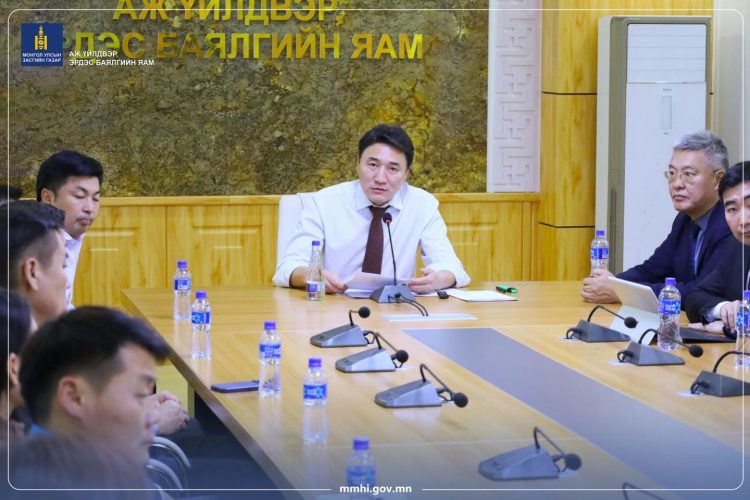 АЖ АХУЙН НЭГЖҮҮДЭД ХУГАЦААТАЙ ҮҮРЭГ ӨГСНИЙ ҮР ДҮНД БҮХ СУМДАД ШАТАХУУН НИЙЛҮҮЛЖЭЭ