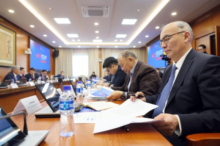 Эдийн засгийн эрх чөлөөний тухай хуулийн төслийг энэ сард багтаан УИХ-д өргөн барихаар ажиллаж байна