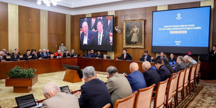 Монгол Улсын Үндсэн хууль тогтоогчдод хүндэтгэл үзүүлэв