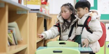 БНСУ-ын хүн ам буурч, 1-р ангийн элсэлтийн тоо анх удаа 300 мянгаас доош болж бууржээ.