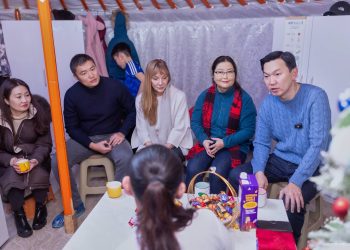 УИХ-ын дарга Н.Учрал нарны хавтангаар тог, дулаанаа шийдсэн өрхийн сайн туршлагатай танилцав