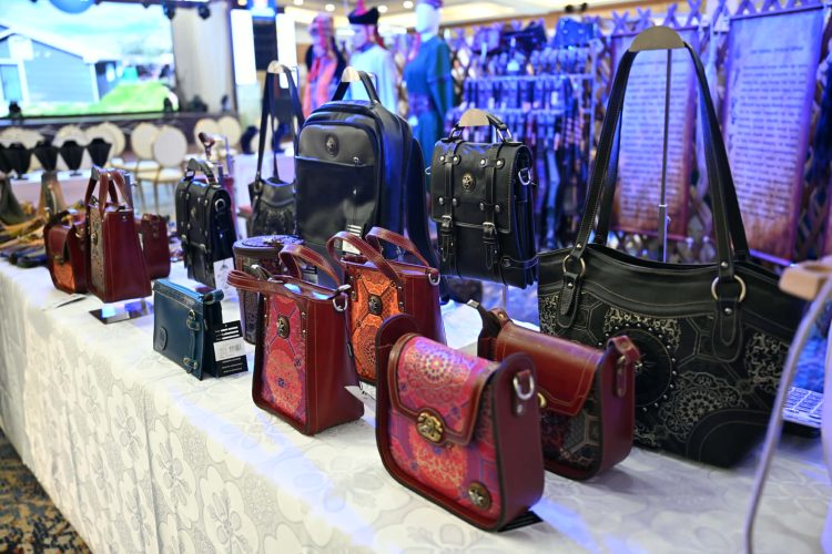 А.Баасансүрэн: “Амар байна уу 2026” үзэсгэлэн худалдаанд үндэсний үйлдвэрлэгчид үйлдвэрийн үнээр бүтээгдэхүүнээ борлуулж байна