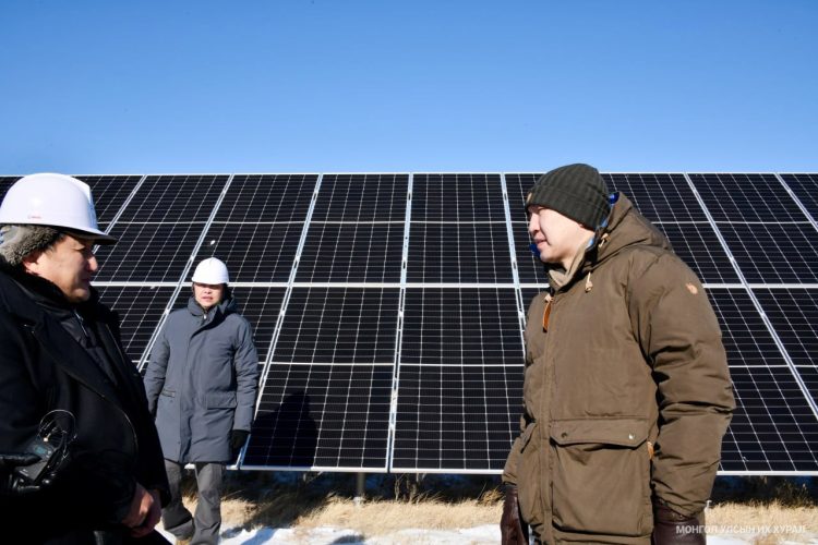 Улсын Их Хурлын дарга Н.Учрал “Эрдэнэнар” станцын үйл ажиллагаатай танилцлаа