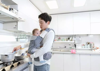 БНСУ: Хүүхэд асрах чөлөө авагсдын 30 хувь нь аавууд байна