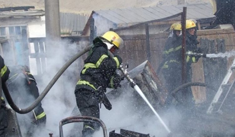 Алба хаагчид 11 иргэний амь насыг авран хамгаалж, 37 иргэнийг утаажилтын бүсээс гаргалаа