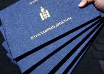 Их дээд сургуулийн диплом гаргаж өгнө гээд залилжээ