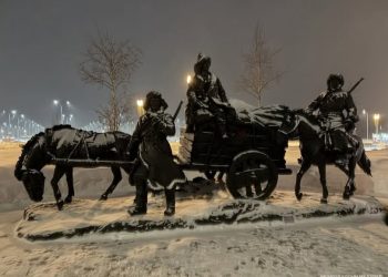 Улсын Их Хурлын дэд дарга Б.Пүрэвдорж “Эх оронч” цэцэрлэгт хүрээлэн дэх монгол эрсийн хөшөөнд хүндэтгэл үзүүллээ