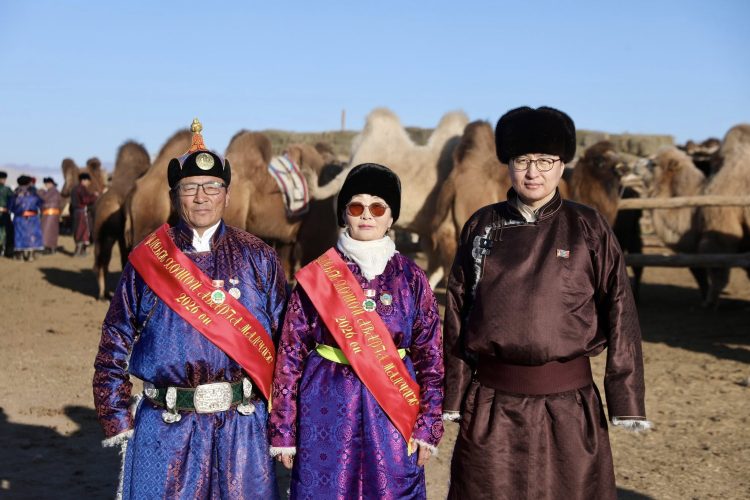 Увс аймгийн Хяргас сумын малчин Ц.Цэндээгийн гэр бүл “УЛСЫН ХОШОЙ АВАРГА” боллоо