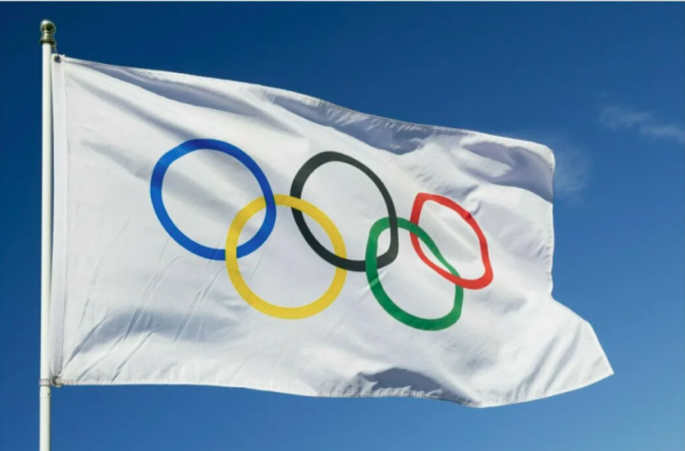 Олимпын далбааг залах тамирчдын нэрсийг зарлажээ